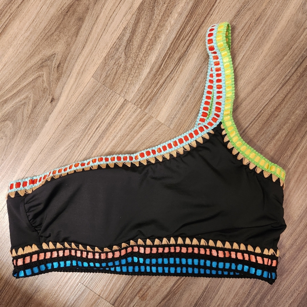 Bar III bikini top size L nwt